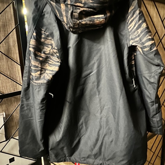 Volcom Pullover Snow Jacket - Picture 4 of 6